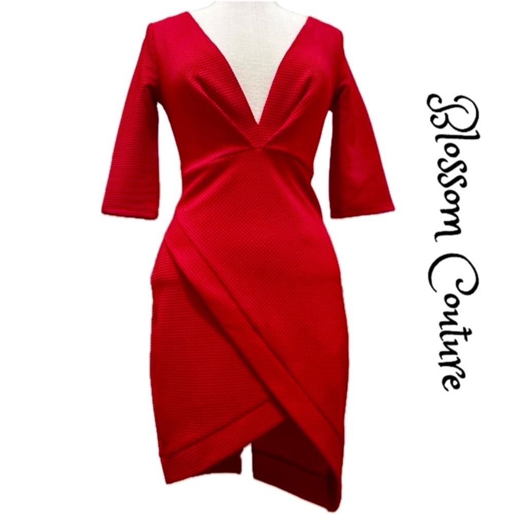 🆕NWOT {Blossom Couture} Plunging Neckline Textured Red Party Dress, Size 8 - Picture 2 of 9